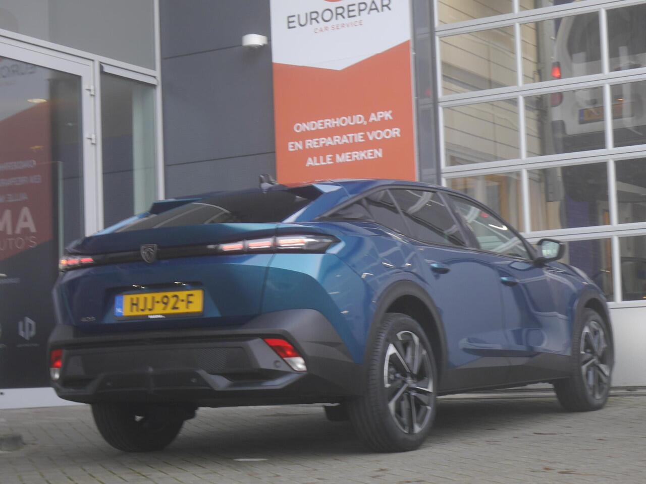 Peugeot 408 1.2 Hybrid 145 e-DCS6 Allure | 19 inch lichtmetalen velgen | Draadloze telefoonoplader | Adaptive cruise control | Achteruitrijcamera | Keyless entry en start | Climate control