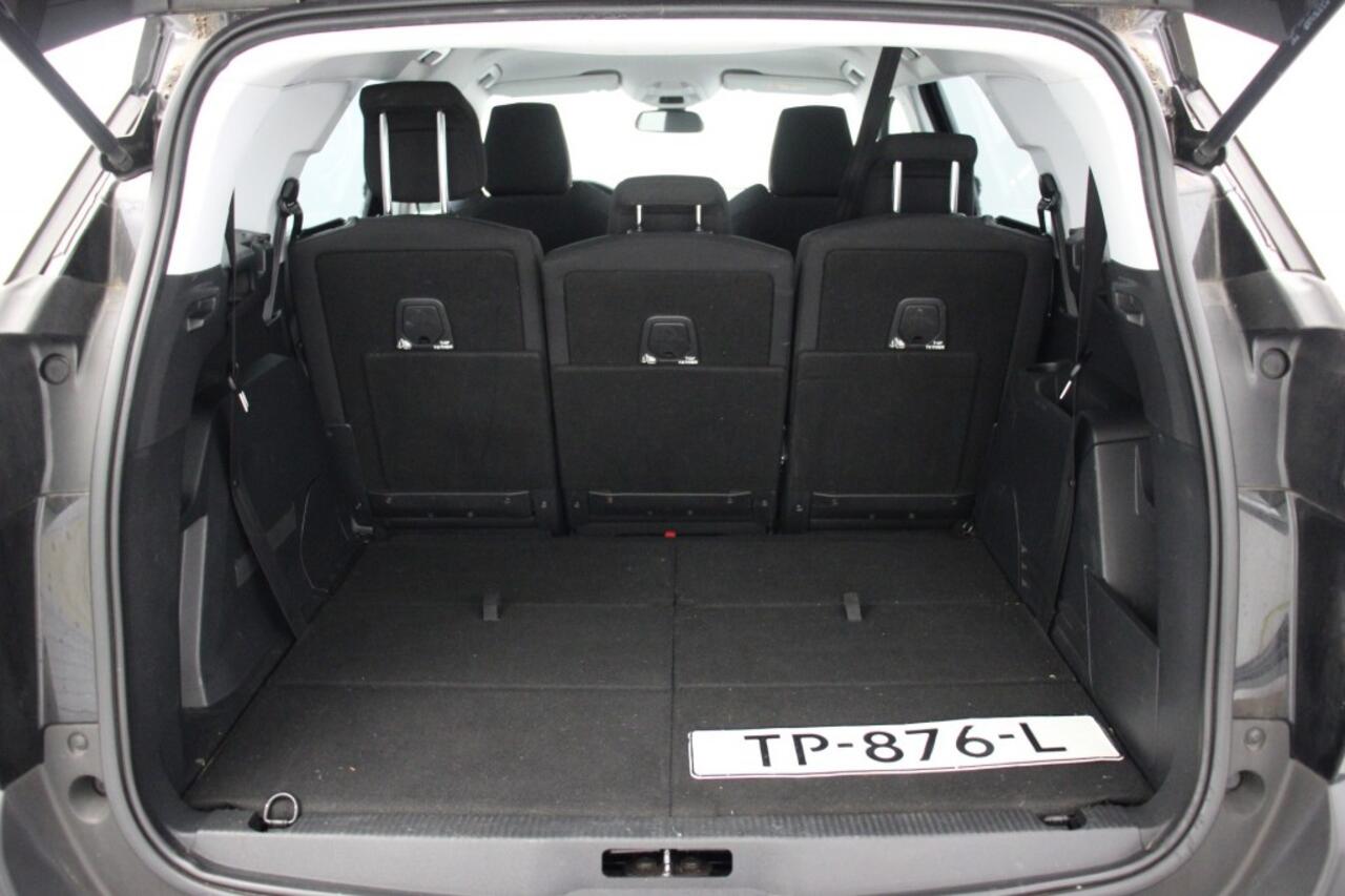 Peugeot 5008 1.2 PureTech Premium 7 Persoons - Carplay, Navi, Camera, Cruise, Trekhaak