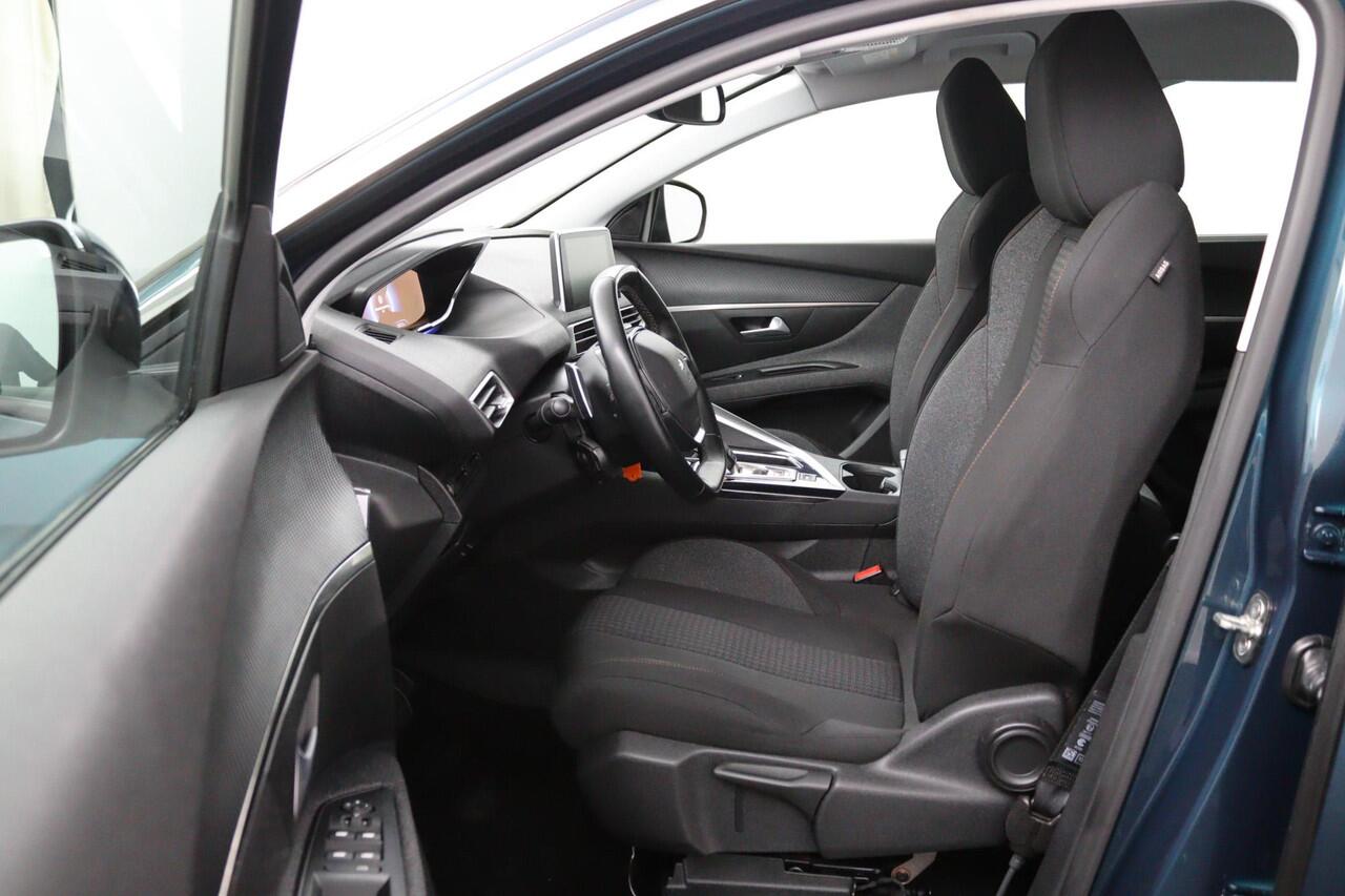 Peugeot 5008 1.2 PureTech*NAVI*CAM*HAAK*CRUISE*ECC*CARPLAY*7PER