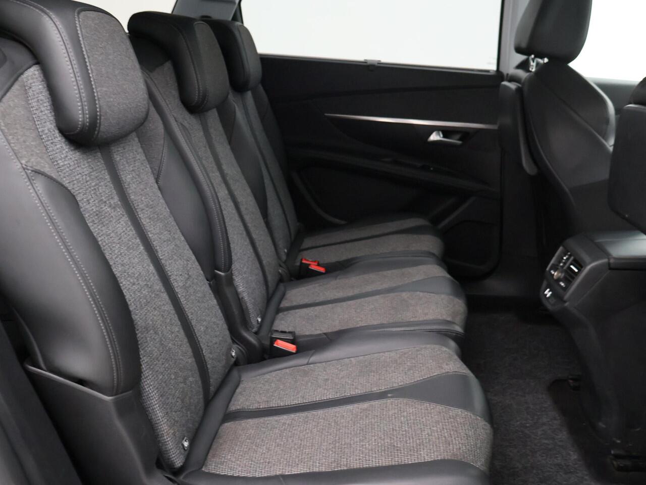 Peugeot 5008 1.2 PT 130 PK 7-PERS. *NW DISTRIBUTIE* + TREKHAAK |ADAPTIVE CRUISE | MASSAGE | CAMERA | 19 INCH LMV