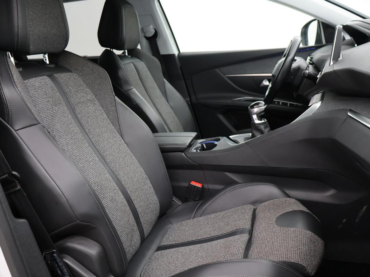 Peugeot 5008 1.2 PT 130 PK 7-PERS. *NW DISTRIBUTIE* + TREKHAAK |ADAPTIVE CRUISE | MASSAGE | CAMERA | 19 INCH LMV