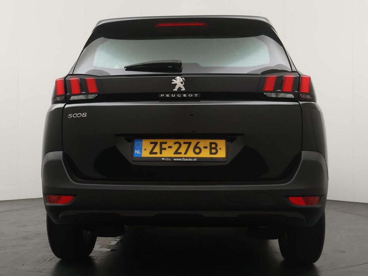 Peugeot 5008 1.2 PureTech Blue Lease Executive - 7-Zitter - Navigatie - Climate Control - Lichtmetalen velgen