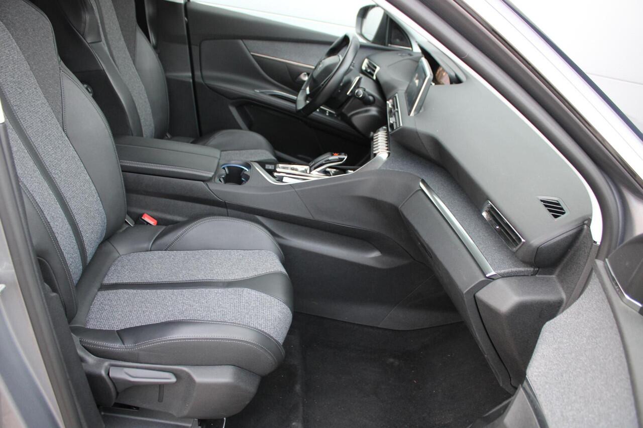 Peugeot 5008 1.2 PureTech 130PK Allure Pack Automaat 7-zits Airco Navi Camera Carplay 53.475km