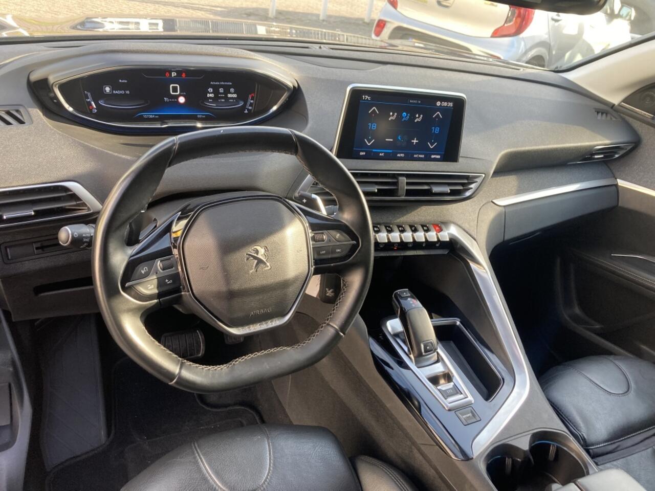 Peugeot 5008 1.2 PureTech Allure 7 Persoons Automaat Leer LED Trekhaak