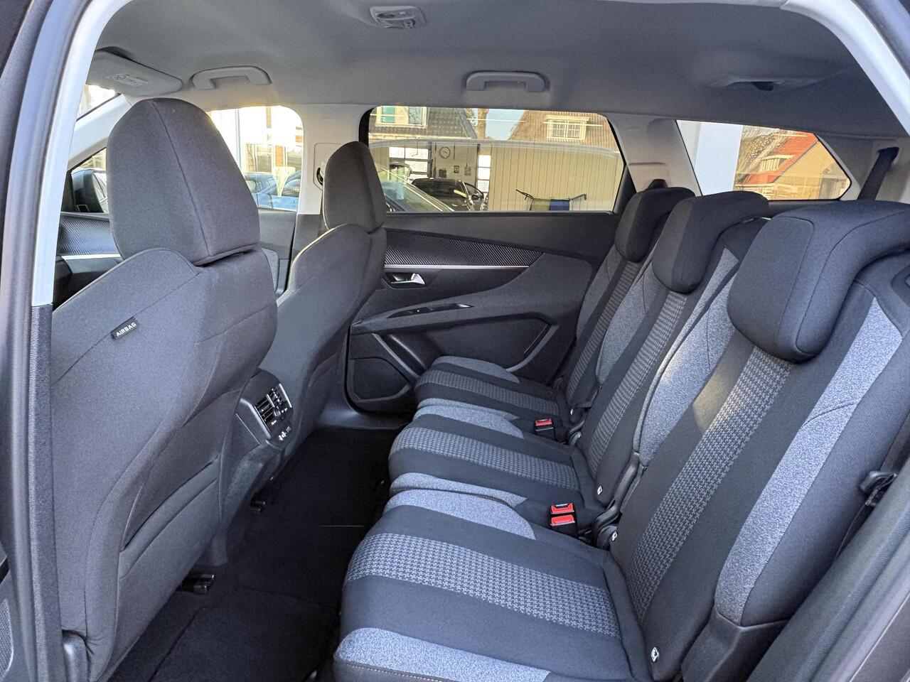 Peugeot 5008 1.2T 130pk Blue Lease Executive | 7-zitter | Achteruitrijcamera | Navi | DAB+ | Apple Carplay/Android Auto | PDC Voor + achter | Dealeronderhouden