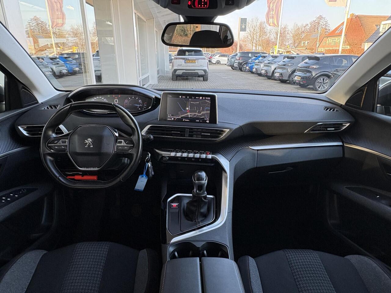 Peugeot 5008 1.2T 130pk Blue Lease Executive | 7-zitter | Achteruitrijcamera | Navi | DAB+ | Apple Carplay/Android Auto | PDC Voor + achter | Dealeronderhouden