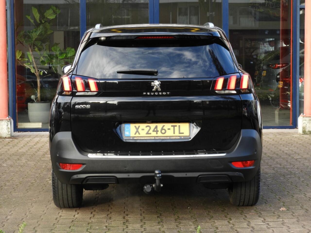 Peugeot 5008 7-PERS AUTOMAAT 130PK BLUE LEASE PREMIUM