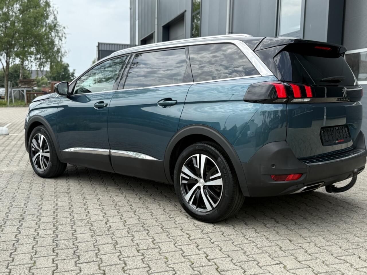 Peugeot 5008 1.2 PureTech GT-Line 7 persoons trekh.
