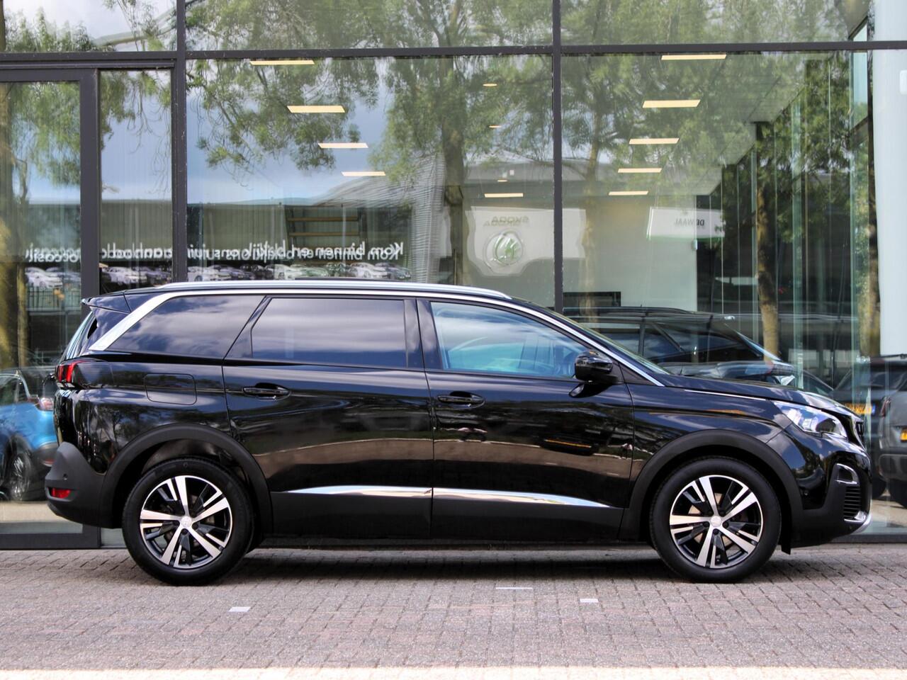 Peugeot 5008 1.2 PureTech Allure Automaat | Navi / Panoramadak / Camera