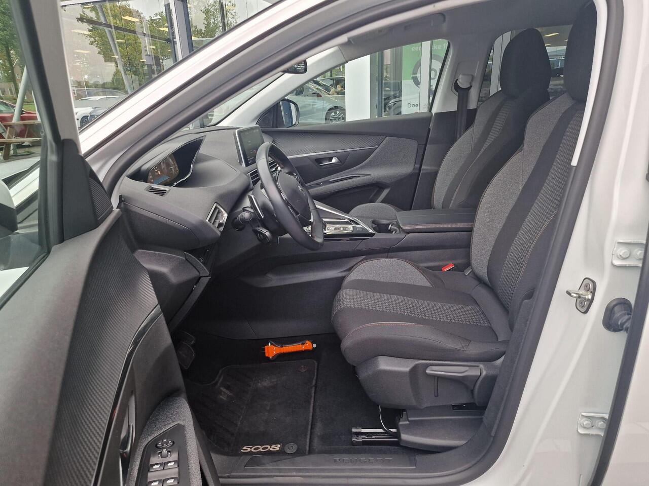 Peugeot 5008 1.2 PureTech 130pk Blue Lease Executive | 7 zitplaatsen | Automaat | Achteruitrijcamera | Navigatie | Getinte ramen achter