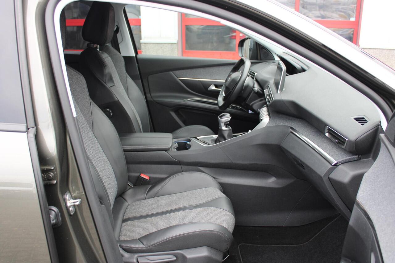 Peugeot 5008 1.2 PureTech Blue Lease Premium 7p/Adaptive Cruise/ nw Distributieriem!