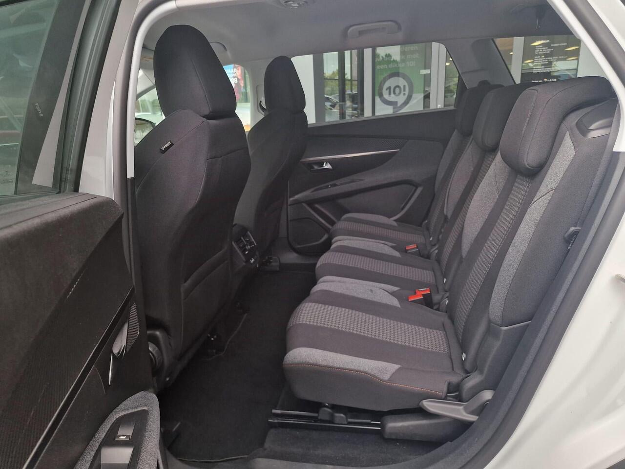 Peugeot 5008 1.2 PureTech 130pk Blue Lease Executive | 7 zitplaatsen | Automaat | Achteruitrijcamera | Navigatie | Getinte ramen achter