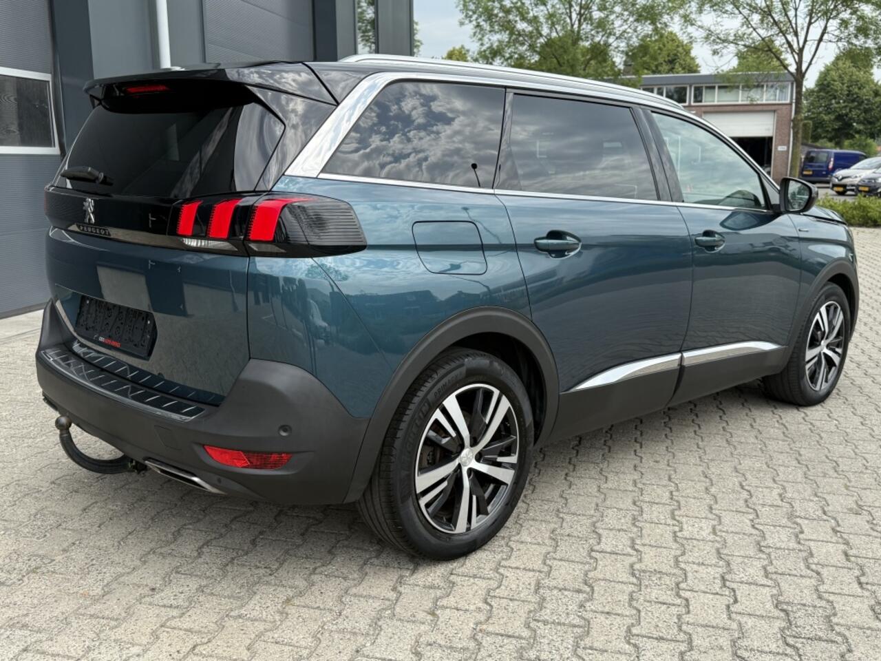 Peugeot 5008 1.2 PureTech GT-Line 7 persoons trekh.