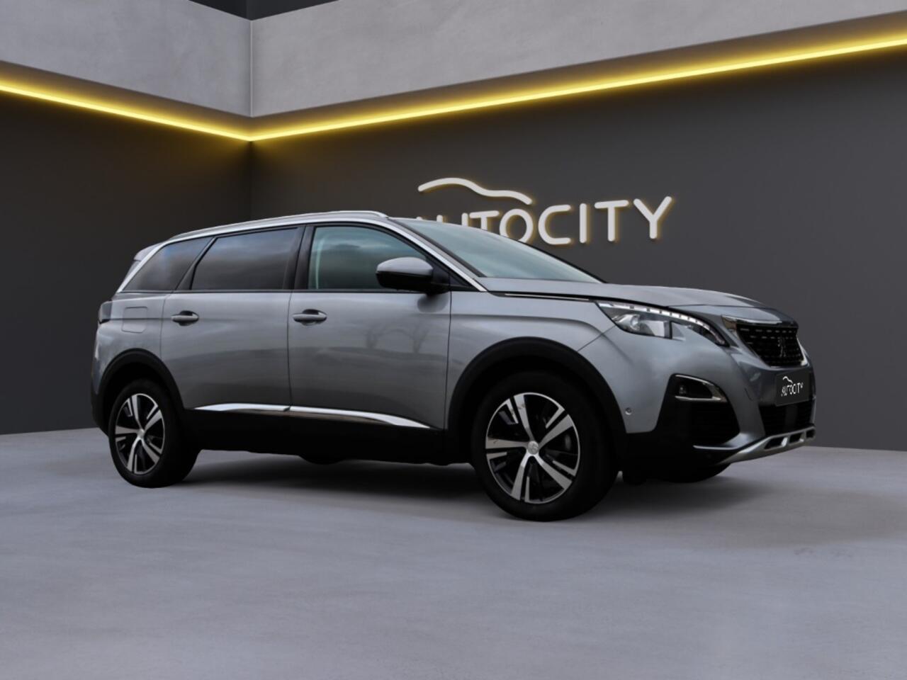 Peugeot 5008 1.2 PureTech 7P Allure Keyless l Camera l Navi