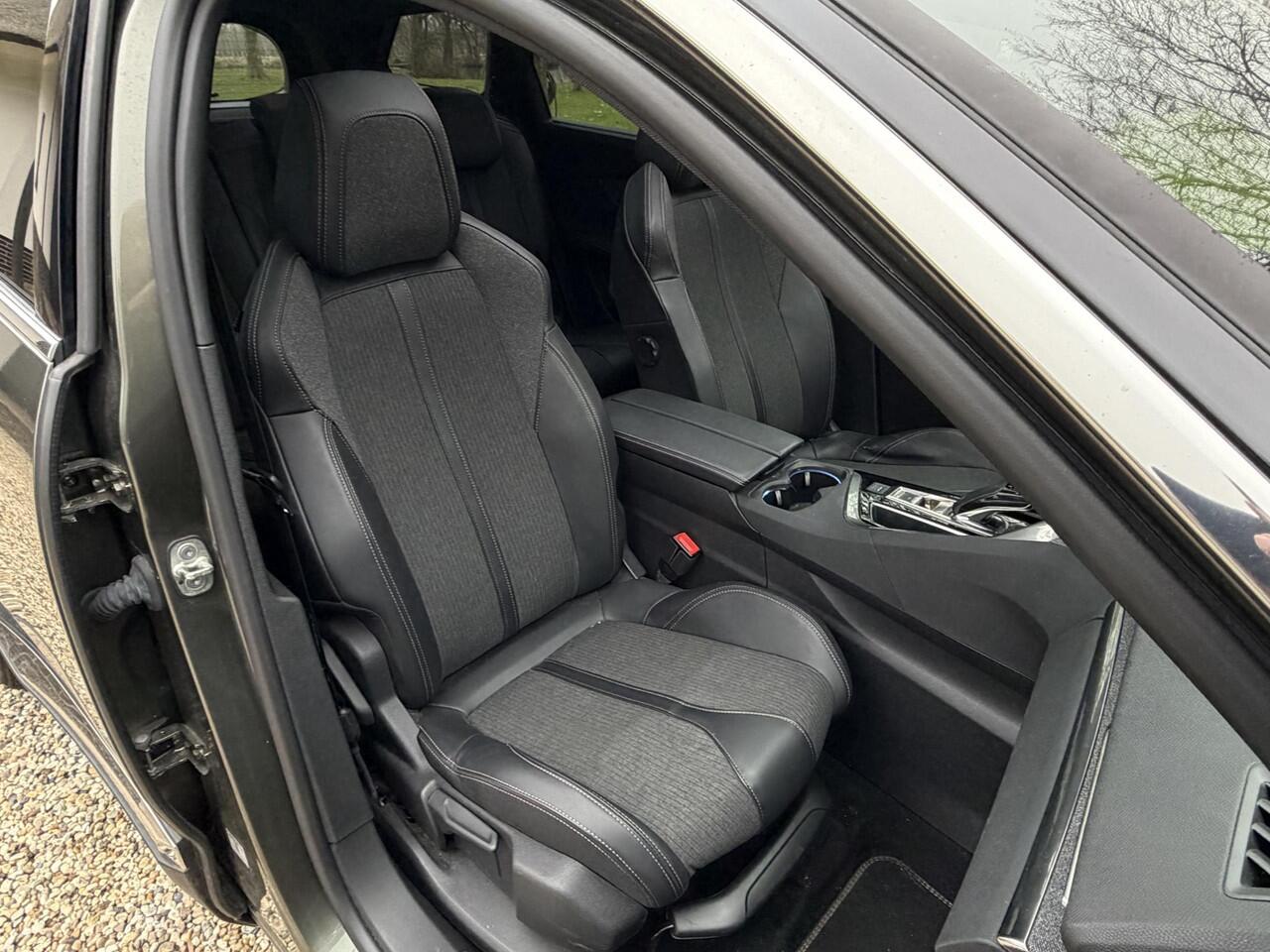 Peugeot 5008 130 PK GT-Line Aut 8, Pano, 7P, Trekhaak