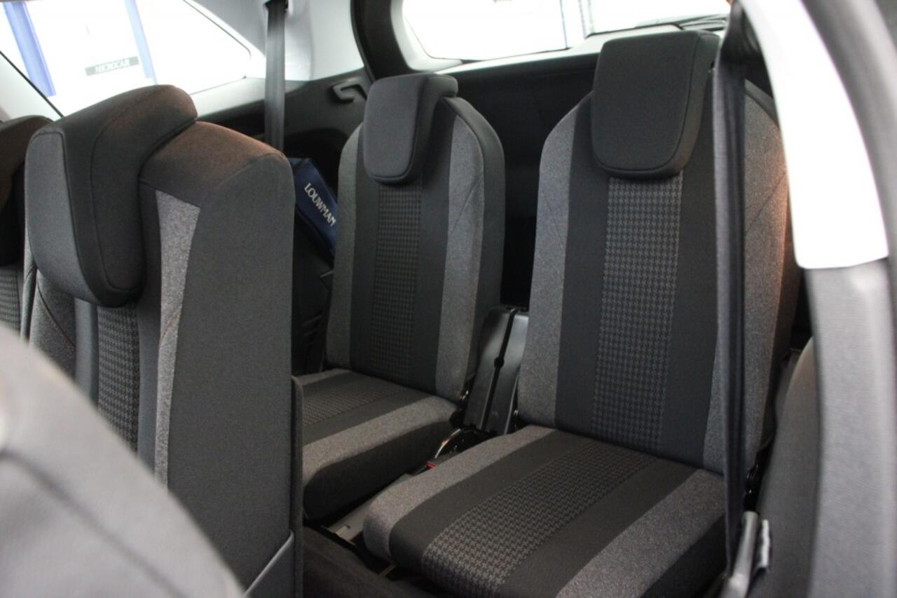 Peugeot 5008 1.2 PureTech Active 7 Persoons - Digitaal Cockpit, Carplay, Navi, Cruise