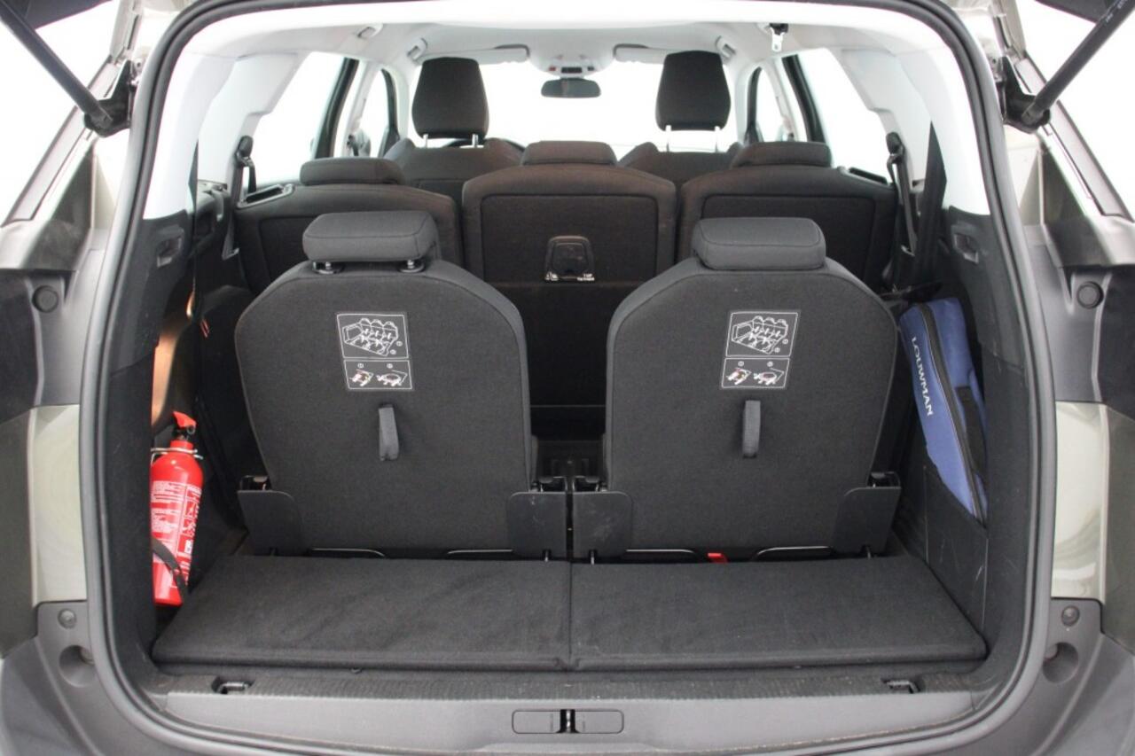 Peugeot 5008 1.2 PureTech Active 7 Persoons - Digitaal Cockpit, Carplay, Navi, Cruise