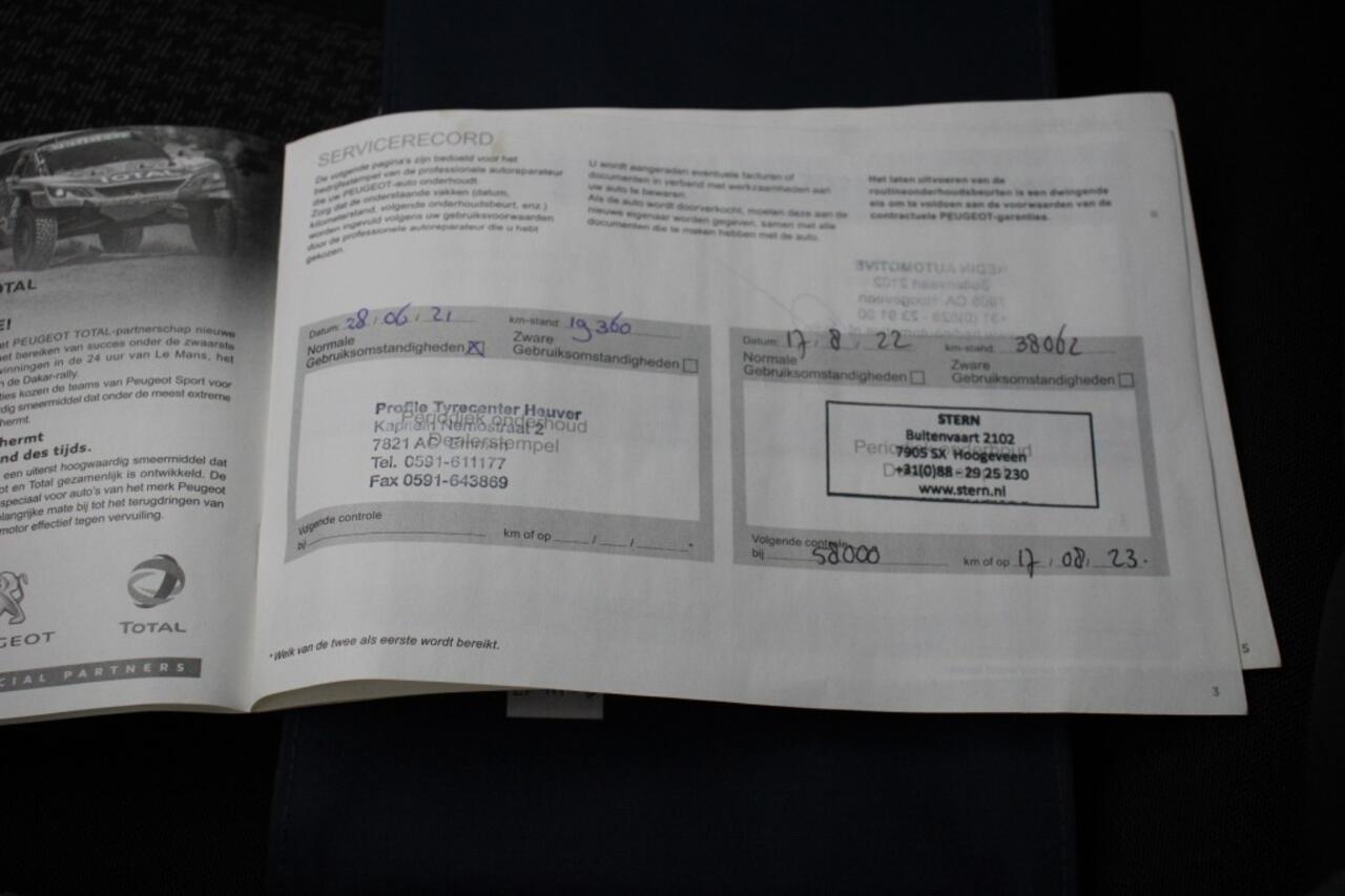 Peugeot 5008 1.2 PureTech Active 7 Persoons - Digitaal Cockpit, Carplay, Navi, Cruise