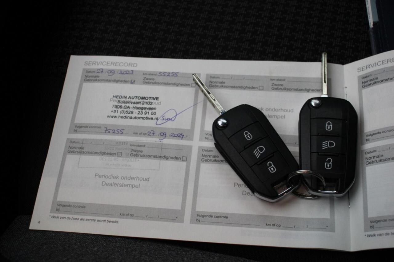 Peugeot 5008 1.2 PureTech Active 7 Persoons - Digitaal Cockpit, Carplay, Navi, Cruise