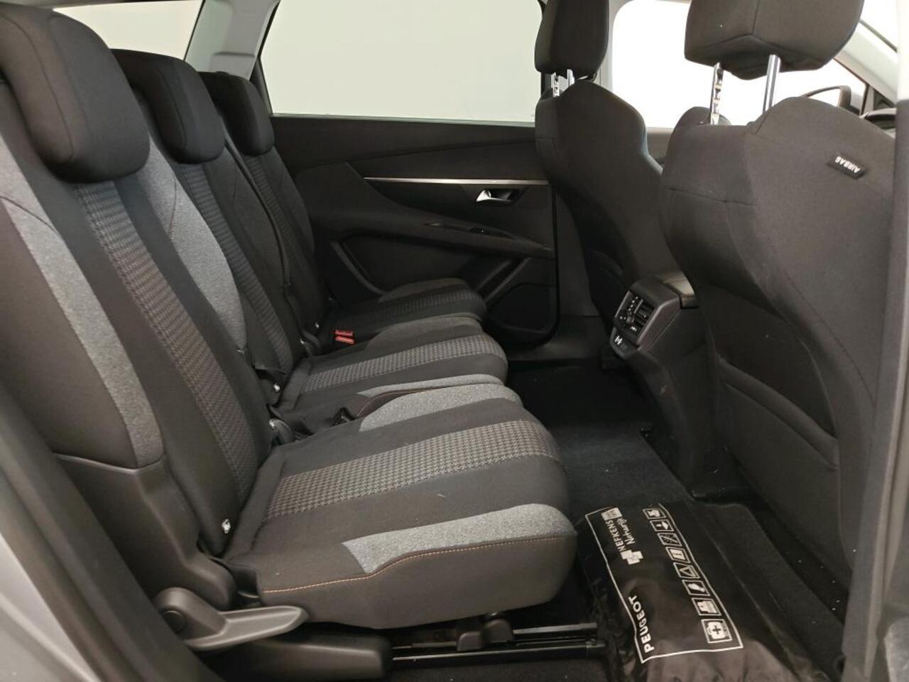 Peugeot 5008 1.2 PT BL. Executive | Geen import | Navi | Cruise | Trekhaak