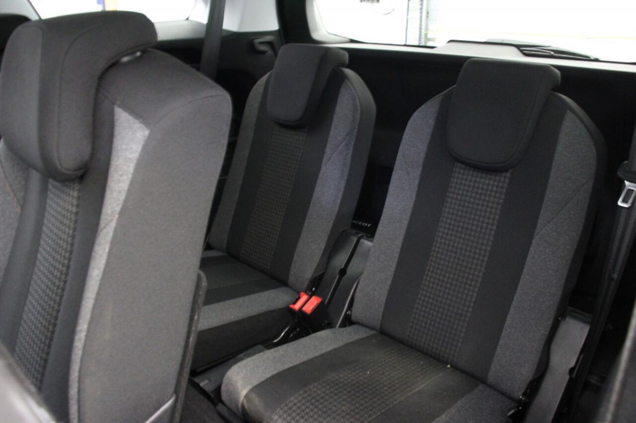 Peugeot 5008 1.2 PureTech Executive 7 Persoons - Digitaal Cockpit, Carplay, Camera, PDC