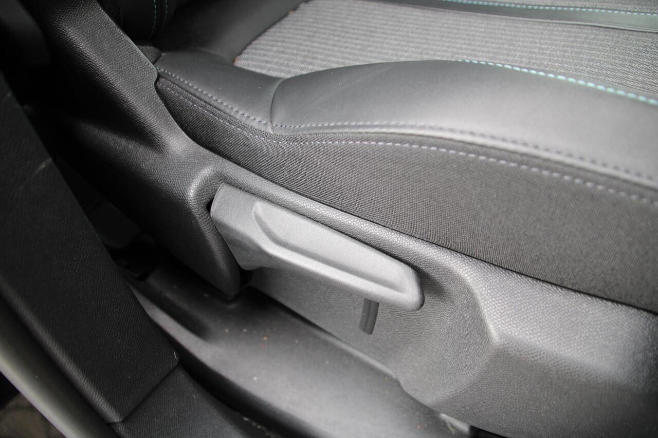 Peugeot 5008 1.2 PureTech 130pk Allure 7-zits Airco Navi Camera Carplay 39.460km