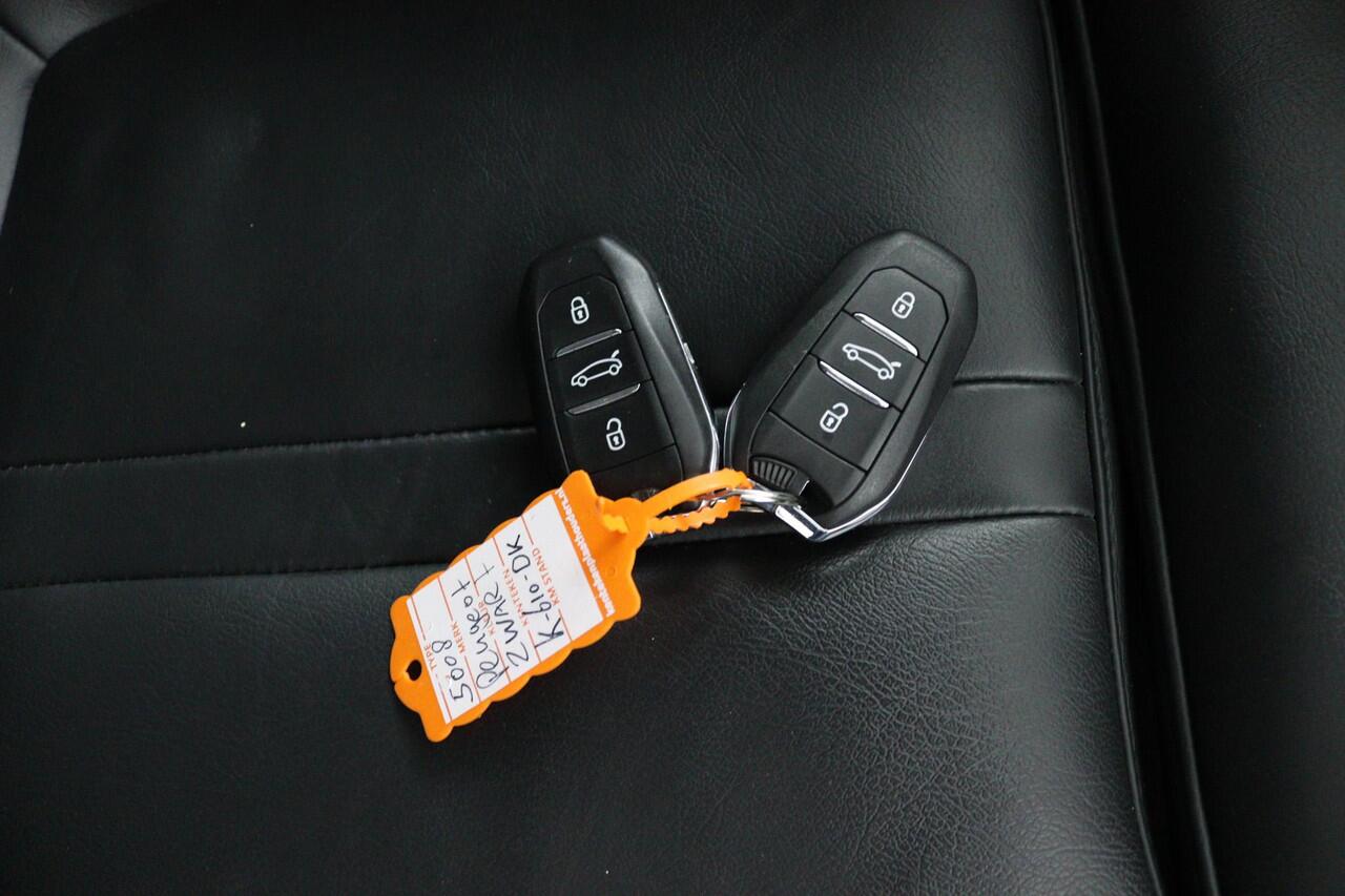 Peugeot 5008 1.2 PureTech*NAVI*CAM*HAAK*CRUISE*ECC*CARPLAY*7PER