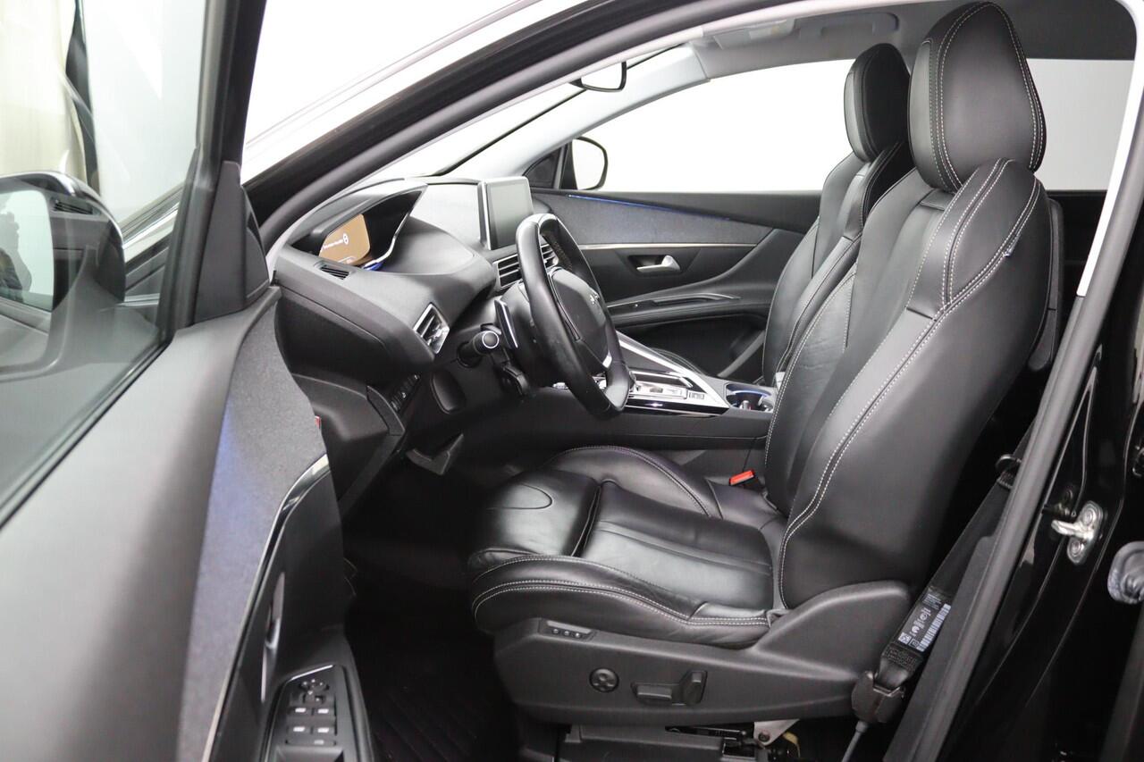 Peugeot 5008 1.2 PureTech*NAVI*CAM*HAAK*CRUISE*ECC*CARPLAY*7PER
