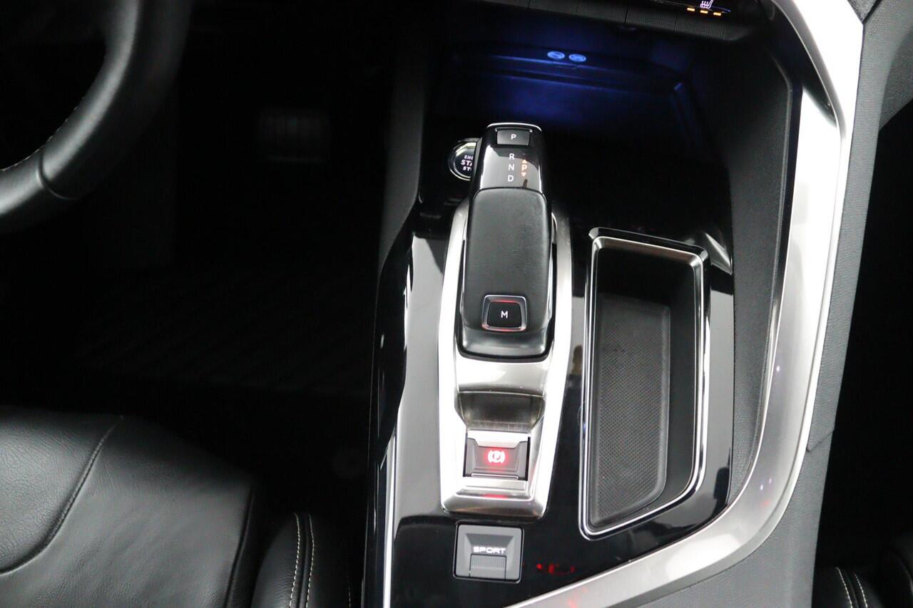 Peugeot 5008 1.2 PureTech*NAVI*CAM*HAAK*CRUISE*ECC*CARPLAY*7PER