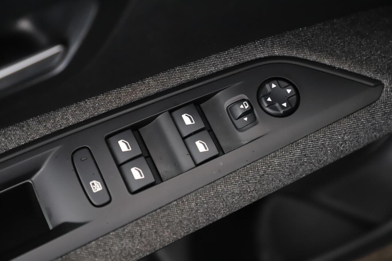 Peugeot 5008 1.2 PureTech Blue Lease Active 131PK 7 Persoons Navigatie Achteruitrijcamera Carplay Android Climate Cruise Control Getint Glas