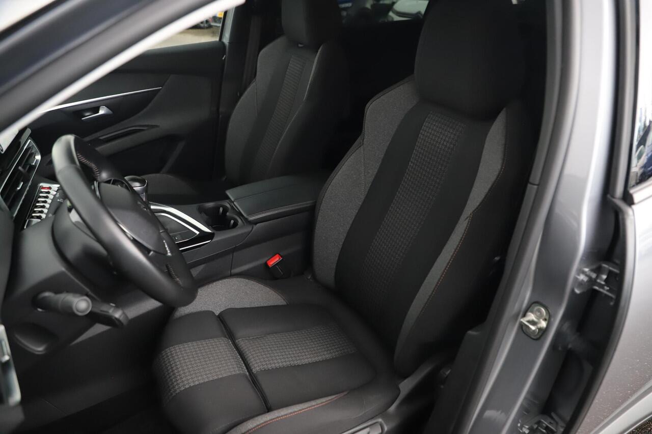 Peugeot 5008 1.2 PureTech Blue Lease Active 131PK 7 Persoons Navigatie Achteruitrijcamera Carplay Android Climate Cruise Control Getint Glas