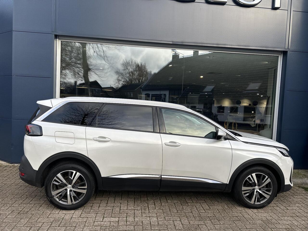 Peugeot 5008 1.2 Turbo 130 PK Allure Pack | Trekhaak | 7-Zitplaatsen | Navigatie | Full LED Verlichting | Stoelverwarming | Keyless Entry & Start | Electrische Achterklep | Climate Control | Adaptieve Cruise Control | 18" Lichtmetalen Velgen | Camera | Dode Hoek Detec