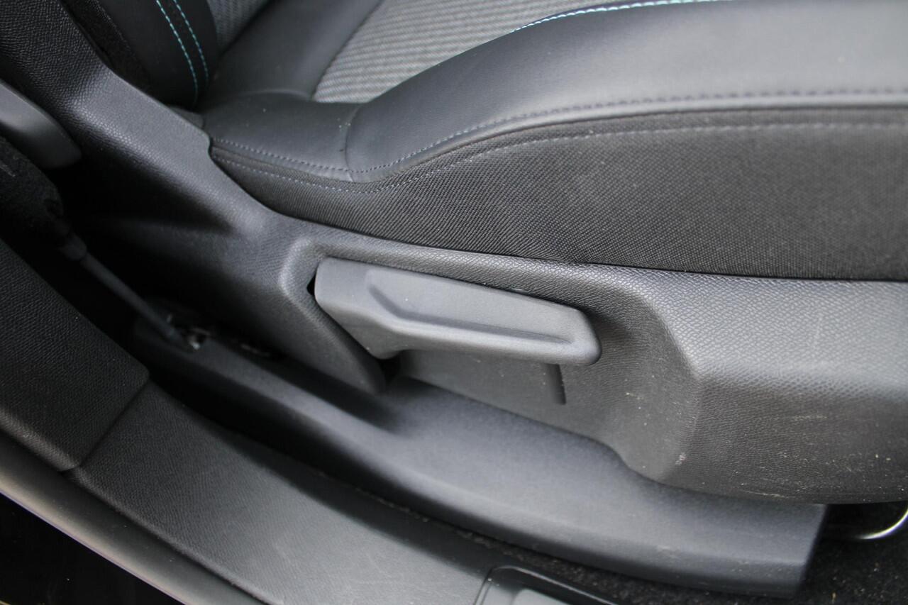 Peugeot 5008 1.2 PureTech 130pk Allure Pack Automaat 7-zits Airco Navi Camera Carplay 50.688km