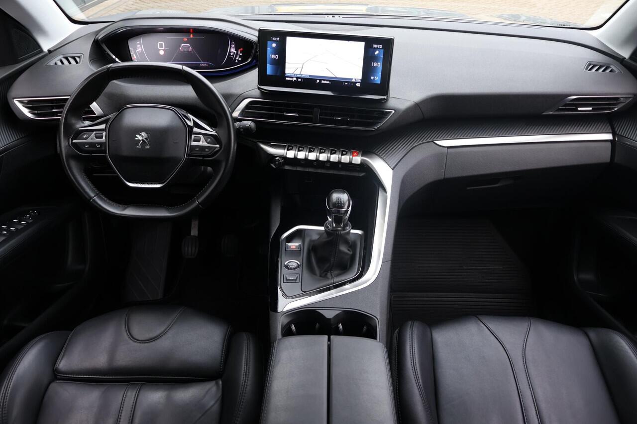Peugeot 5008 1.2 Active 1e Eigenaar | NL-Auto | Dealer Onderh | 7-Persoons | Trekhaak | Leder | Camera | Dakdrager-set | Navi | Stoelverwarming | PDC | DAB Radio