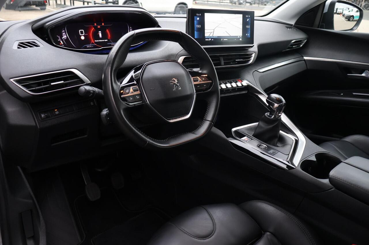 Peugeot 5008 1.2 Active 1e Eigenaar | NL-Auto | Dealer Onderh | 7-Persoons | Trekhaak | Leder | Camera | Dakdrager-set | Navi | Stoelverwarming | PDC | DAB Radio