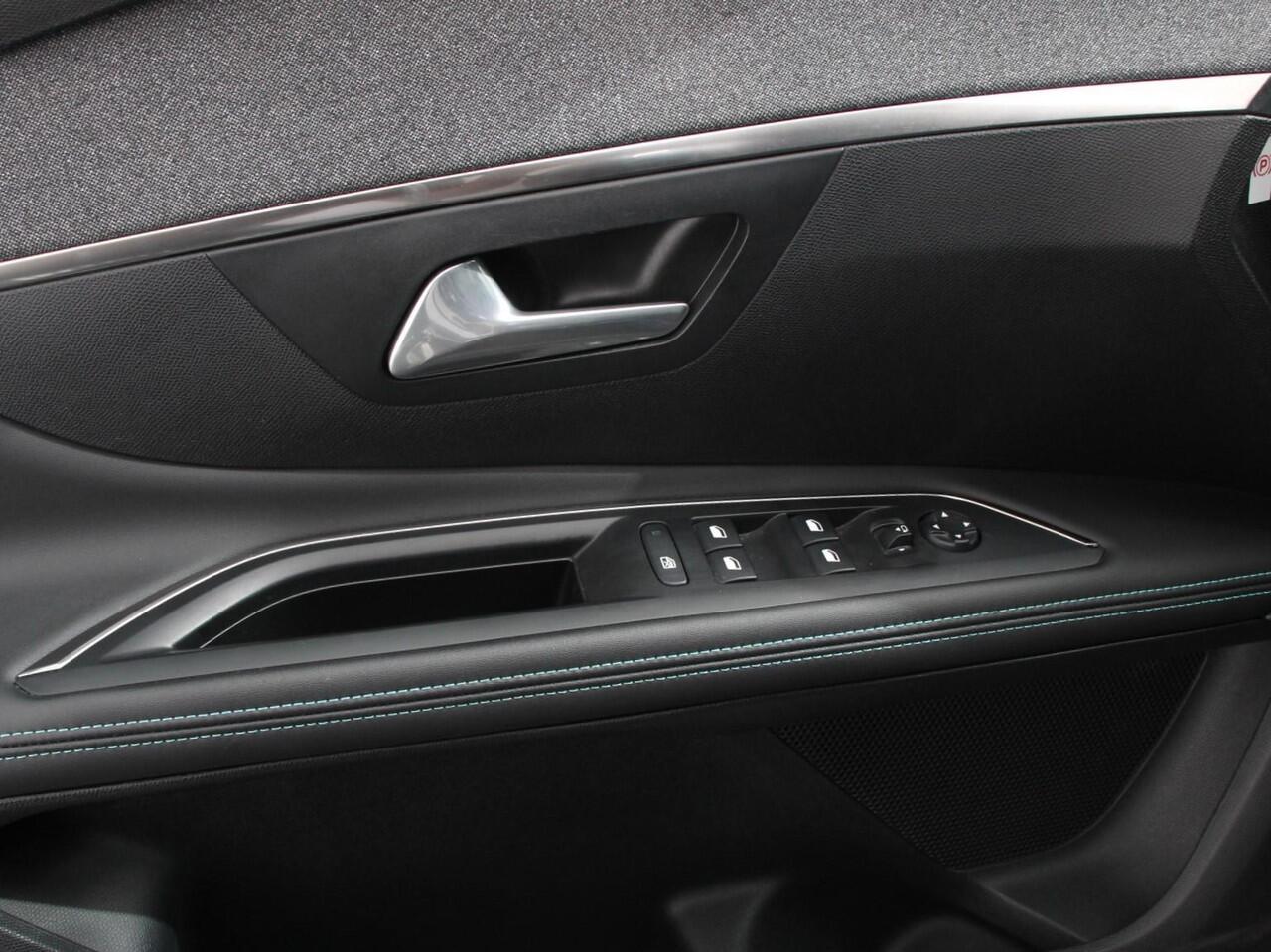 Peugeot 5008 1.2 PureTech 130pk Automaat Allure Pack 7-zits | Navigatie | Apple Carplay/Android Auto | Climate Control | Cruise Control | Virtual cockpit | PDC VA + Camera | Zonneschermen achter | Keyless Go | Full LED 18" LM Velgen