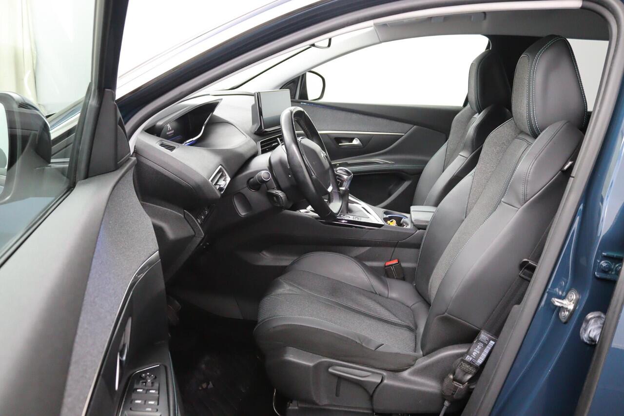Peugeot 5008 1.2 FACELIFT*NAVI*CAM*HAAK*ECC*CARPLAY*7PERS