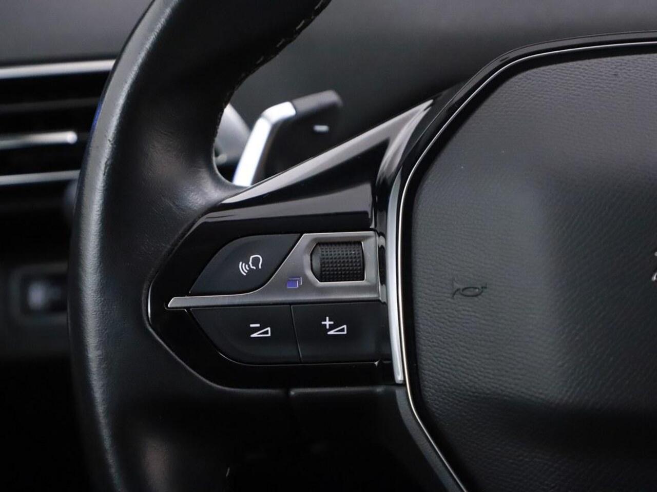 Peugeot 5008 1.2T 130pk Automaat 7Pers Allure Trekhaak/Camera