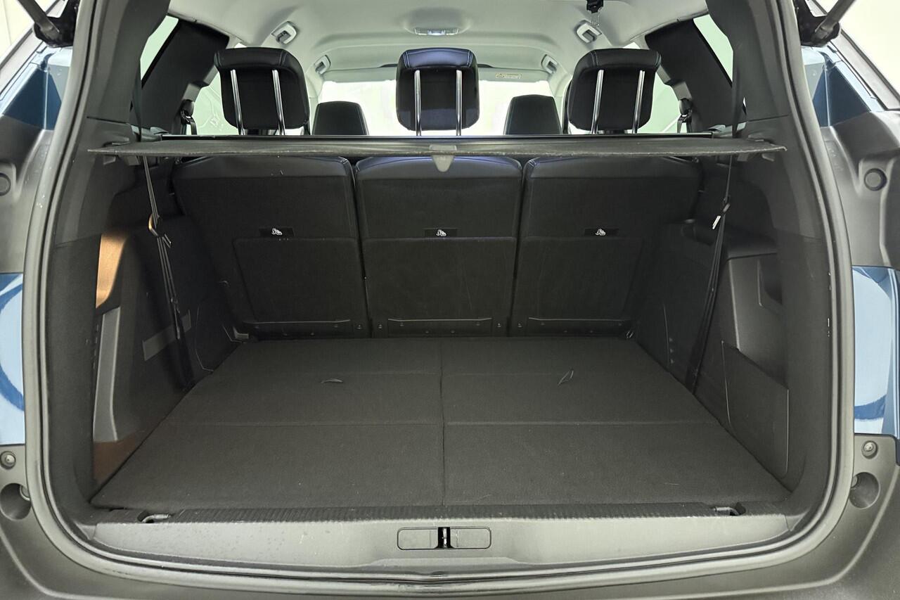 Peugeot 5008 1.2 PureTech Allure 130 PK | Handgeschakeld | Trekhaak | Cruise Control | Climate Control | Navigatie | Mirror Screen | Dealer onderhouden | 1e eigenaar