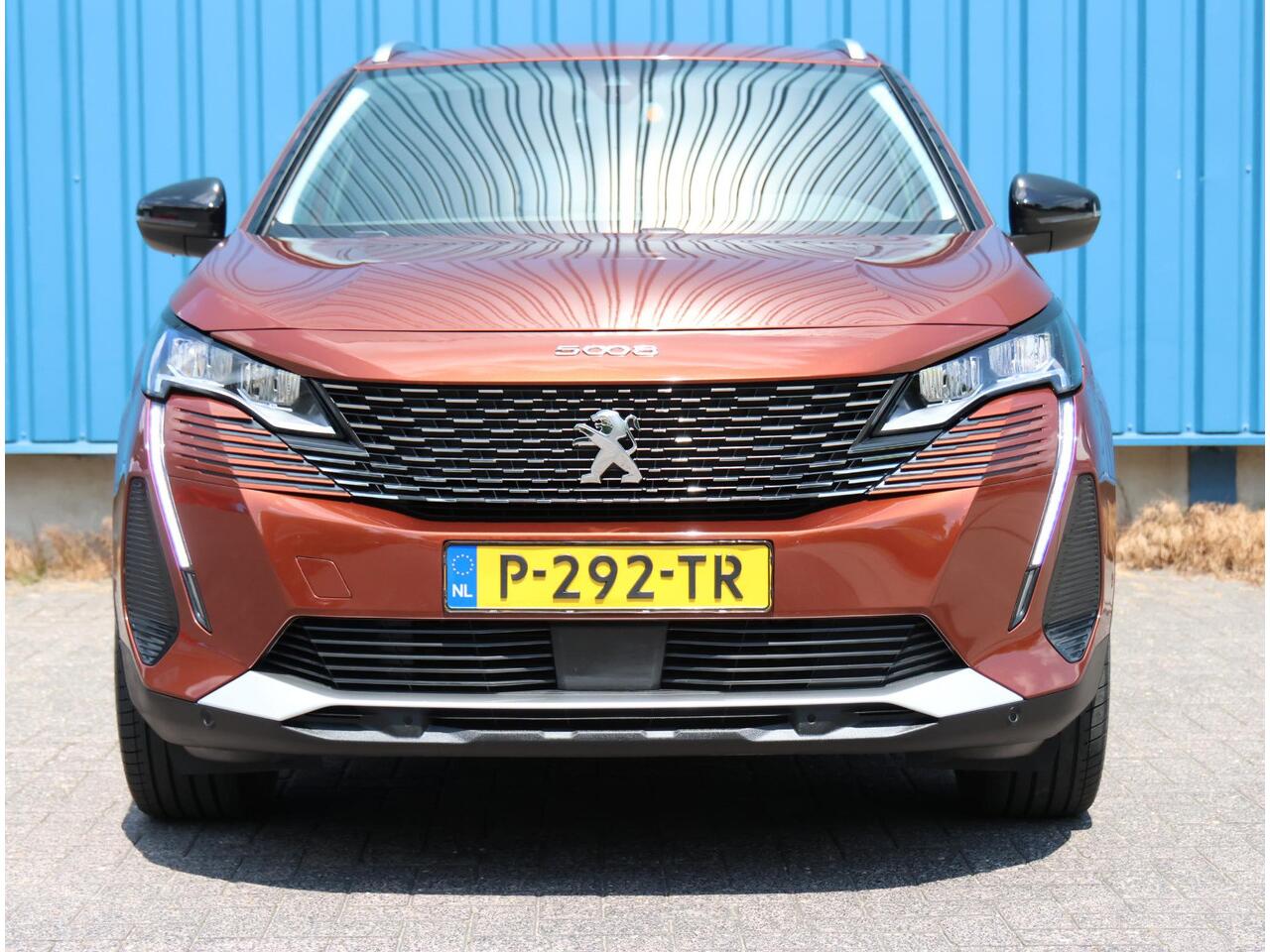 Peugeot 5008 130PK Allure Pack | AppleCarPlay/AndroidAuto | Adaptive Cruise Control | Climate Control | FULL LED | Trekhaak | 7 persoons | Stoelverwarming | Navigatie | AUTOMAAT |