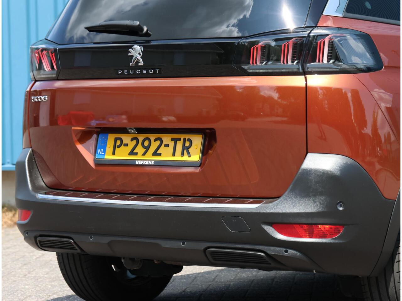 Peugeot 5008 130PK Allure Pack | AppleCarPlay/AndroidAuto | Adaptive Cruise Control | Climate Control | FULL LED | Trekhaak | 7 persoons | Stoelverwarming | Navigatie | AUTOMAAT |