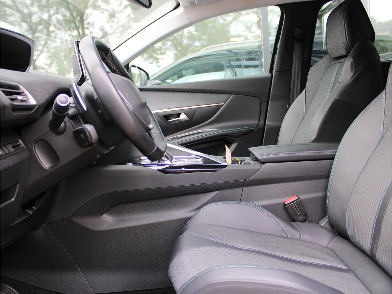 Peugeot 5008 1.2 PureTech Allure Pack Business Automaat | Navi / Camera / Climate