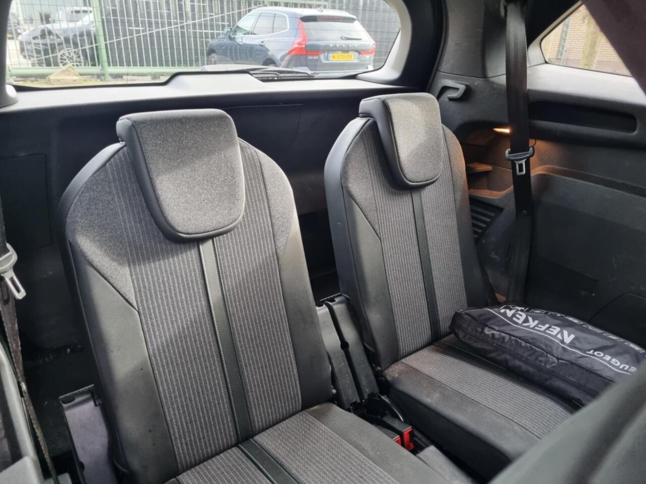 Peugeot 5008 1.2 PT Allure P.Bns