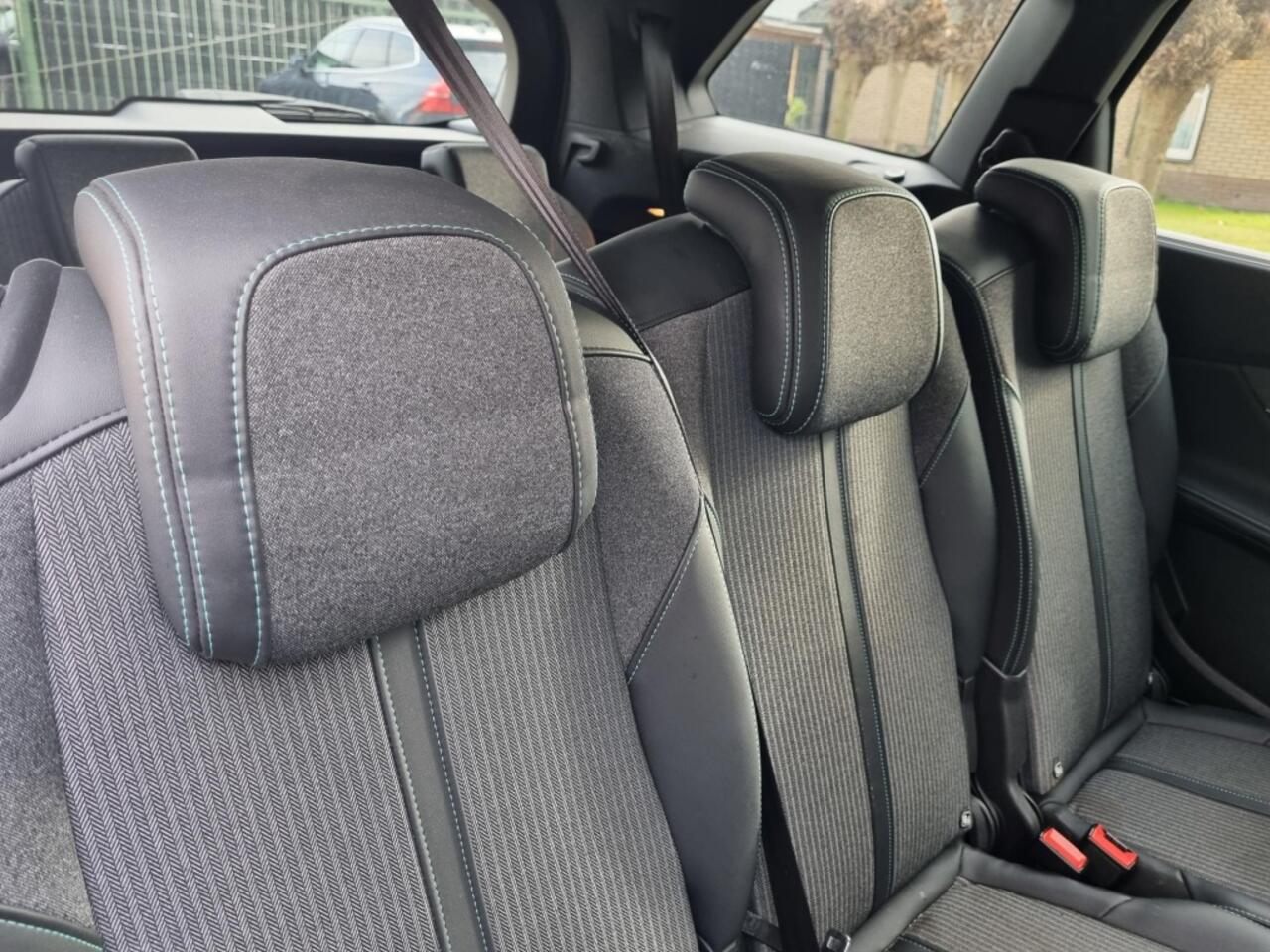 Peugeot 5008 1.2 PT Allure P.Bns