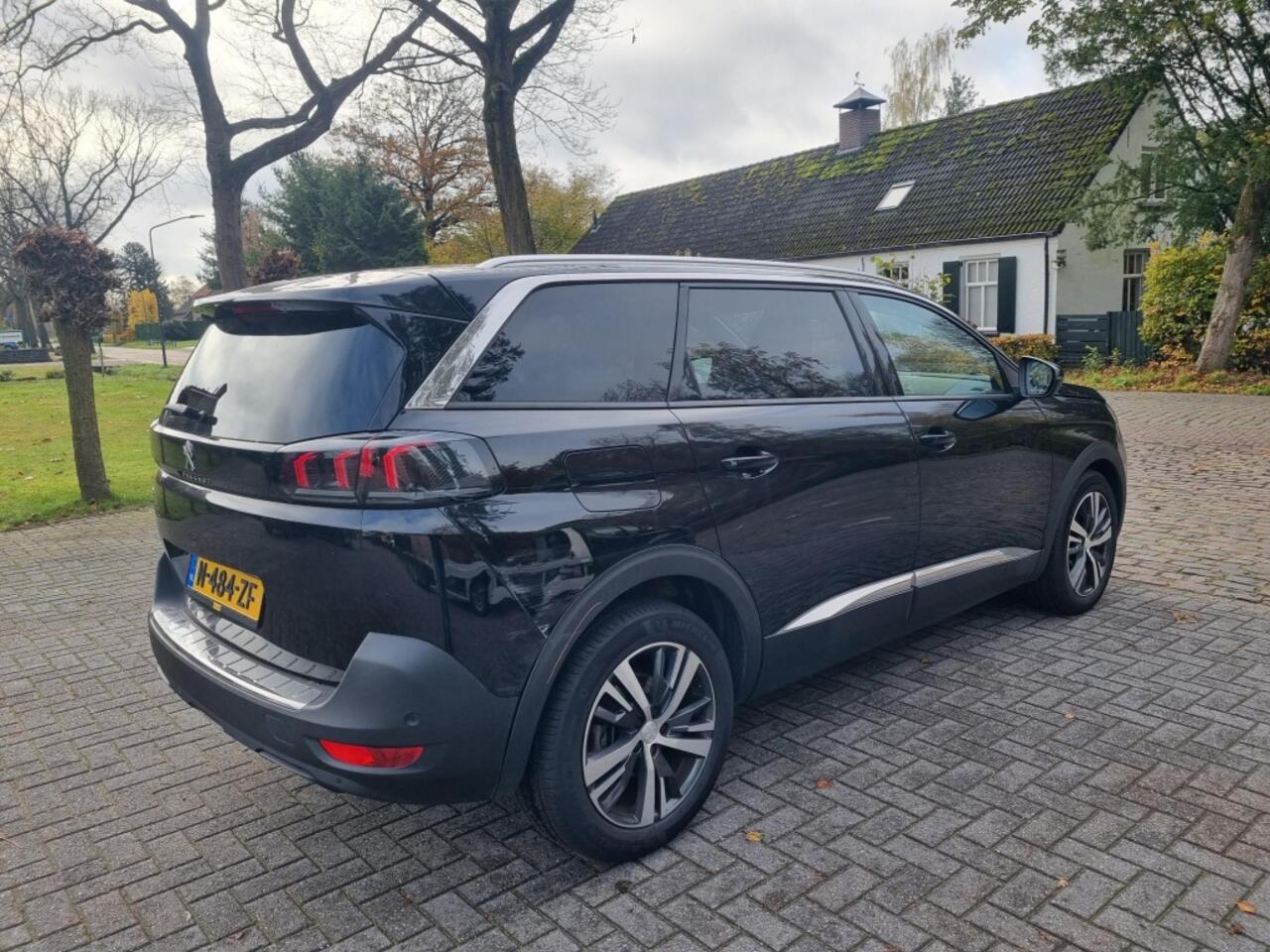 Peugeot 5008 1.2 PT Allure P.Bns