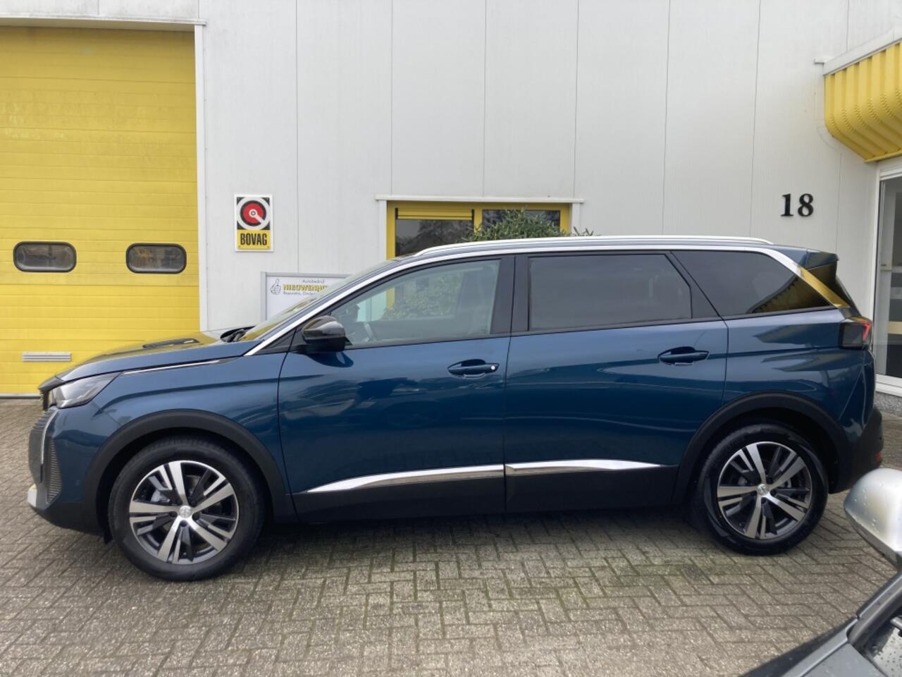 Peugeot 5008 1.2 PT Allure 7 Persoons Automaat Trekhaak Navi