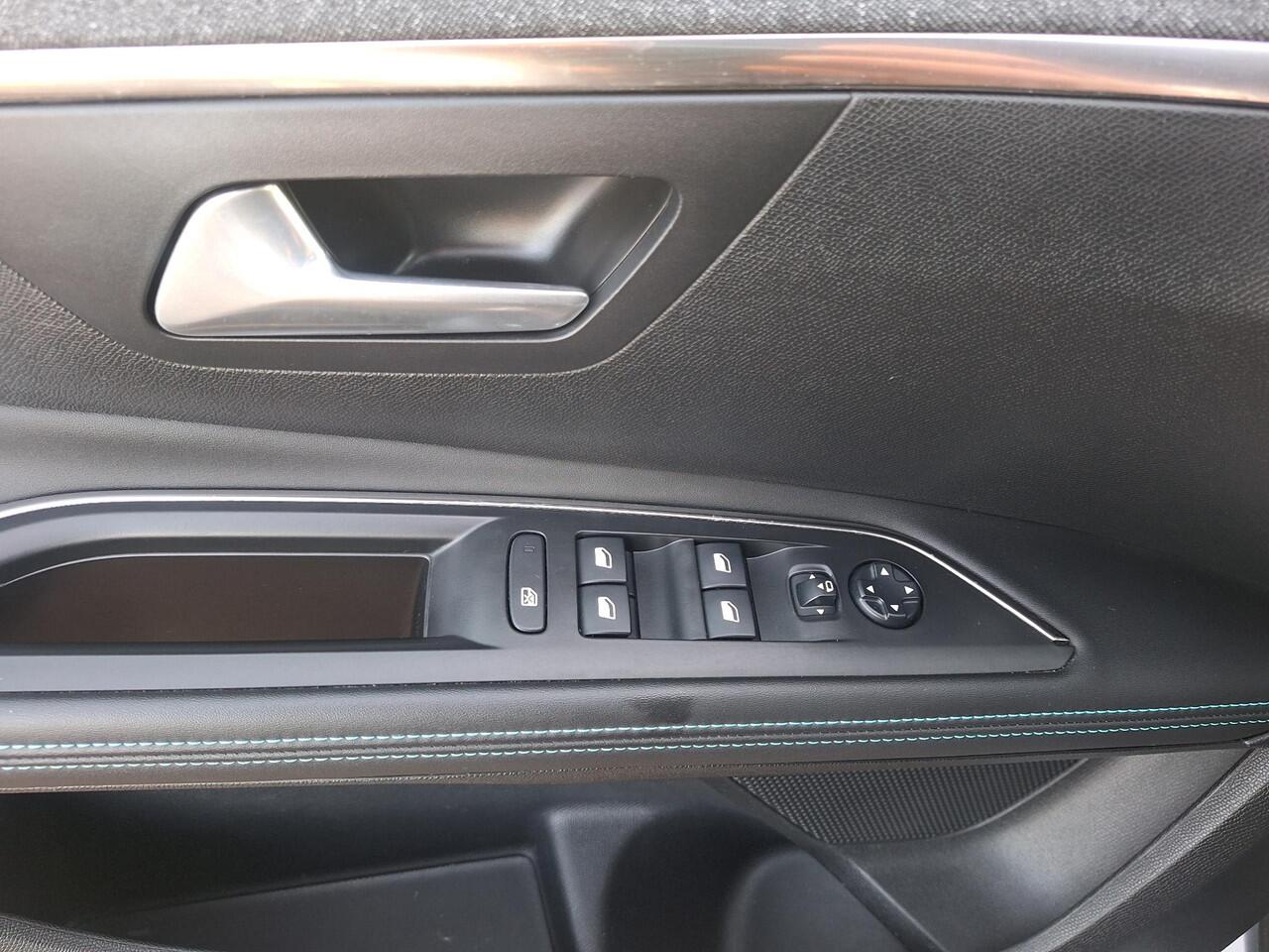 Peugeot 5008 1.2 Blue Lease Allure 7 persoons | Climate Control V+A | Navi | Cruise Control |