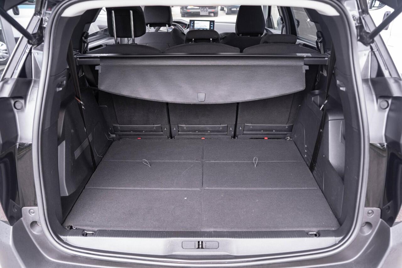 Peugeot 5008 1.5 HDI 7-pers. climate-controle cruise-controle LED-verlichting 17"-lmv PDC achter private-glas Navigatie camera dakrails STYLE-Pack