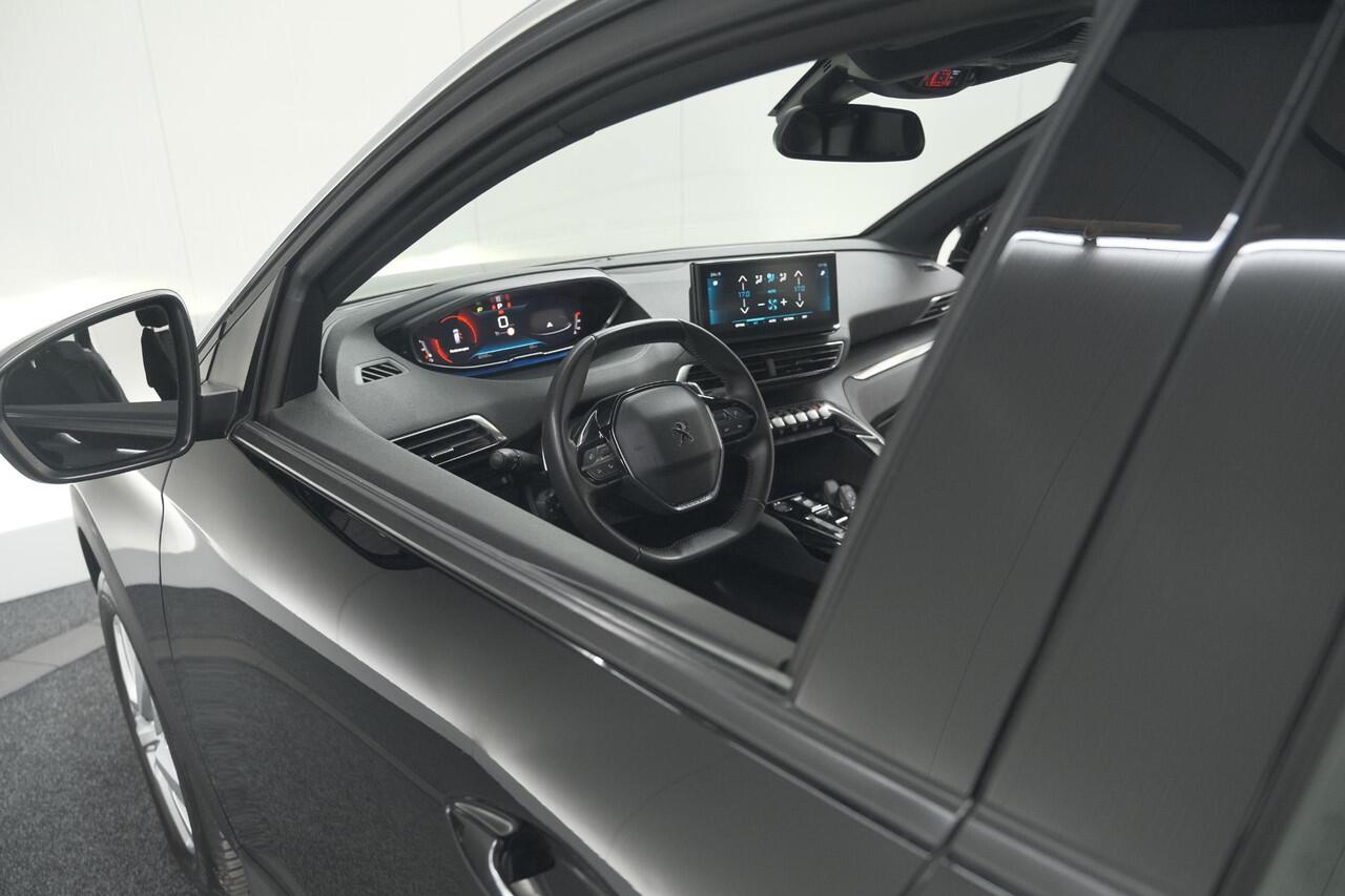 Peugeot 5008 PureTech 130 EAT8 Active Pack Business | 7 Zitplaatsen | Camera | Navigatie | Apple Carplay | Parkeersensoren