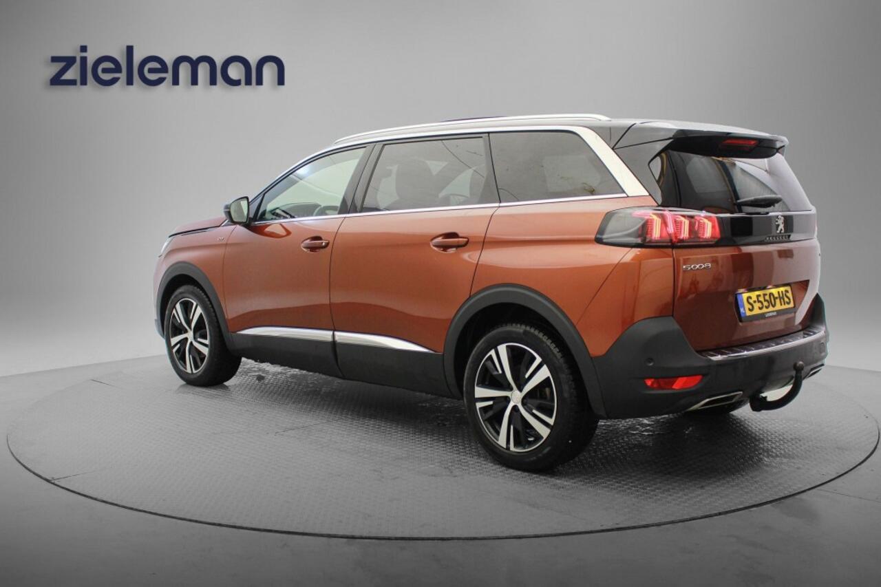 Peugeot 5008 1.2 PureTech GT-Line 7 Persoons - Panorama, Trekhaak, Digitaal Cockpit, Carplay, half leer,
